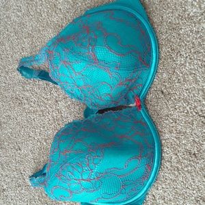 Cacique bra size 40D